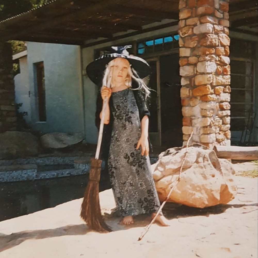 Cover: Alice Phoebe Lou - Witches