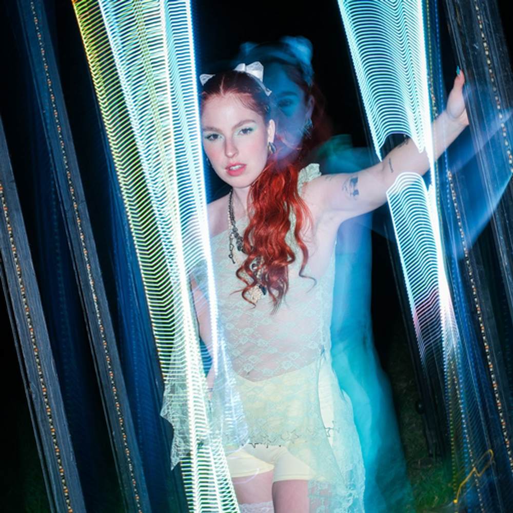 Bella Reed: Blitzlicht