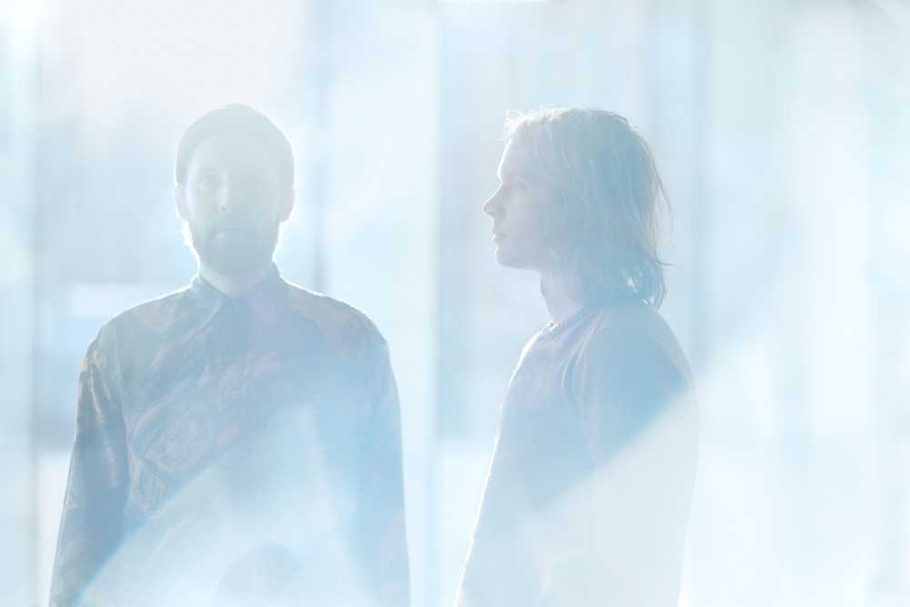 NEØV veröffentlichen Live-Video zu „Softer“