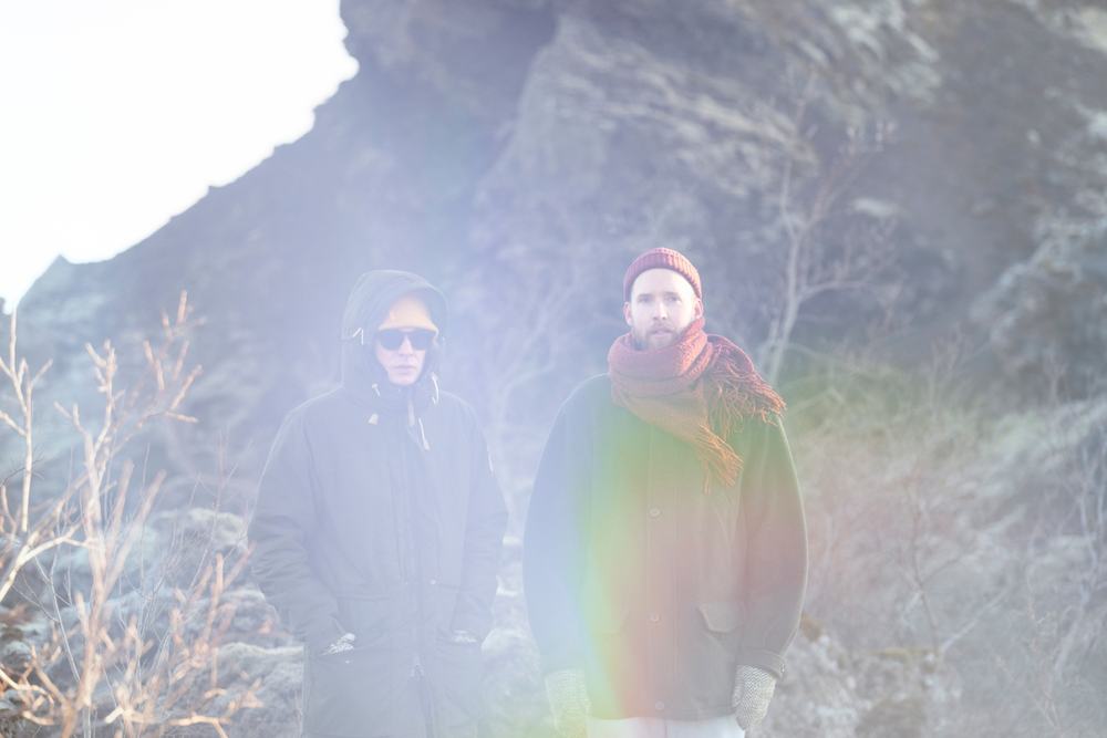 NEØV: Tourstart & „Live at Kupla“ Konzertfilm veröffentlicht